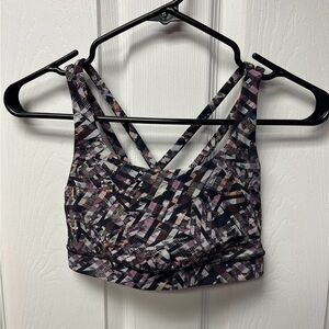 Lululemon Energy Bra *Medium Support, B-D Cup - Sz 4
